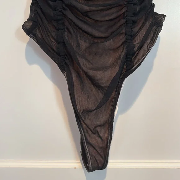 NWT Out from Under fully lined sheer / mesh ruched V neck bodysuit - Picture 3 of 16